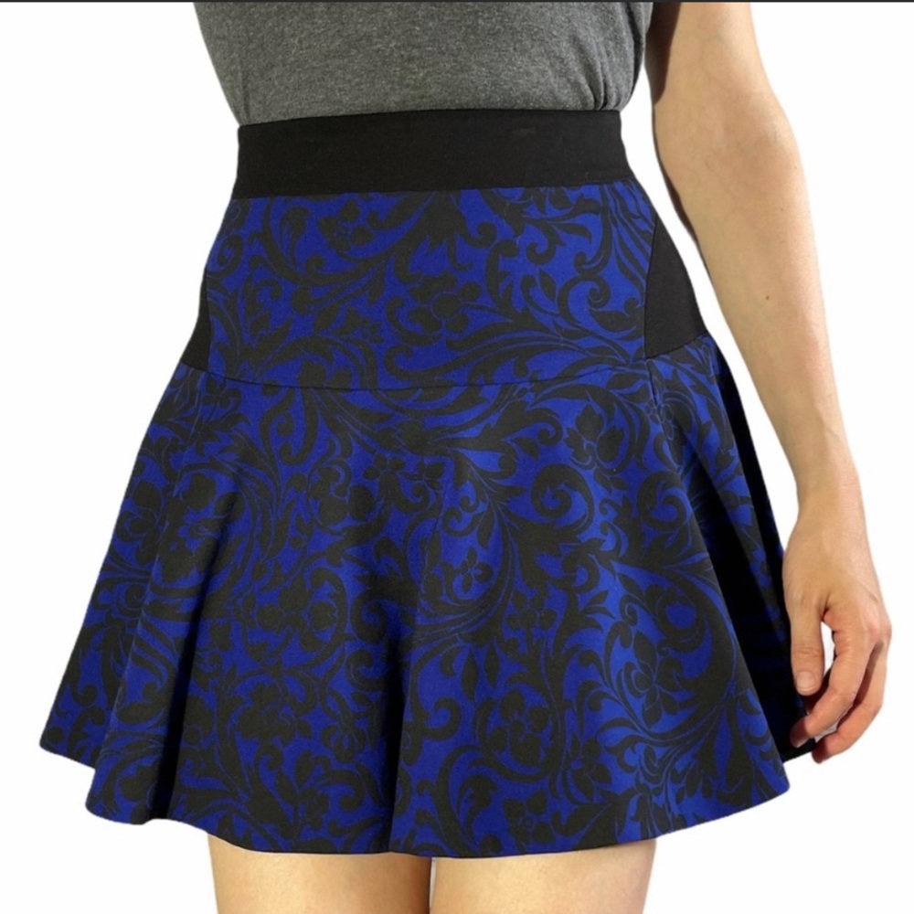 EUC Karen Millen print skirt